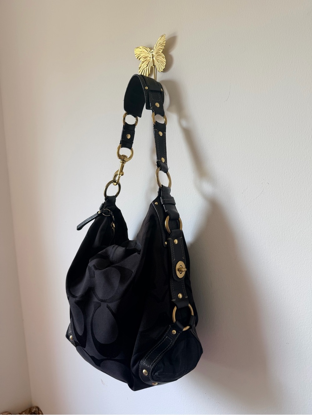 2007 Coach Carly Black Signature Large Hobo Shoulder Bag with Gold Hardware - Picture 3 of 8